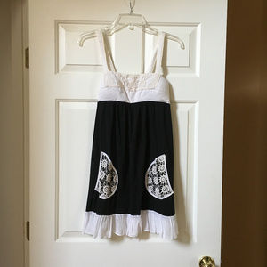 Black and White little dress Size M
